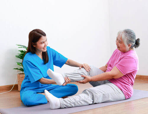 Questions to Ask a Physical Therapist Before Your Mom’s First Session